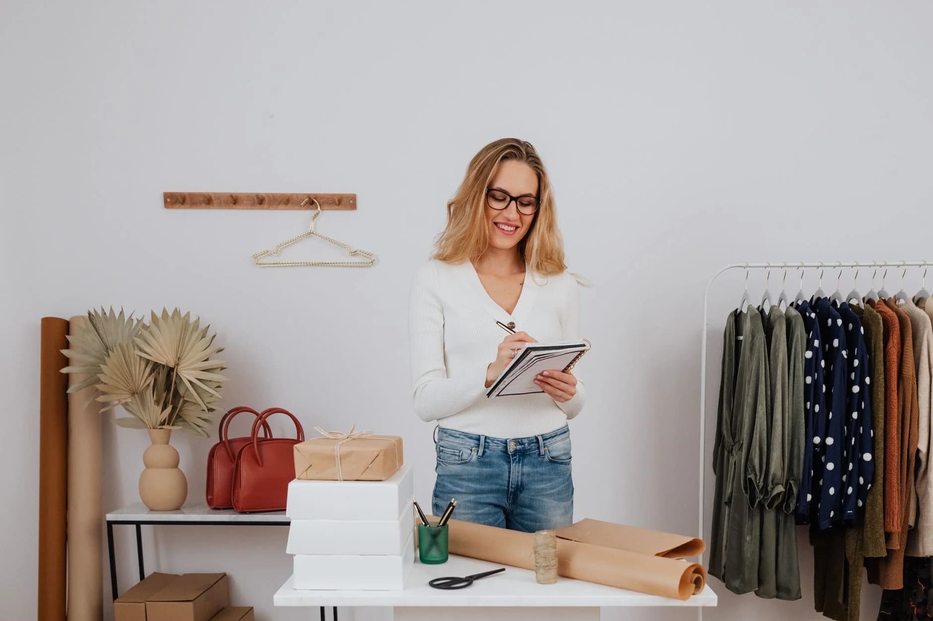 Kostenloses Stock Foto zu anordnung, arbeitsbereich entwerfen, arbeitsplatz